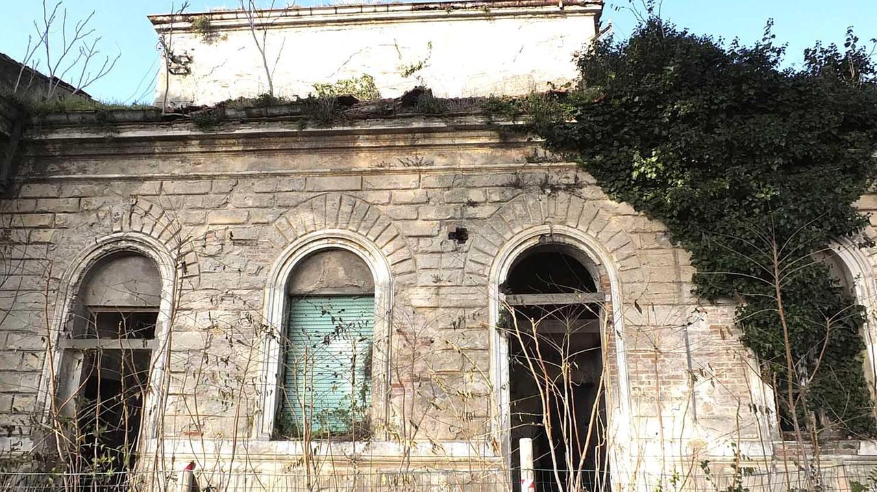 L'ex stazione radio Marconi a Coltano