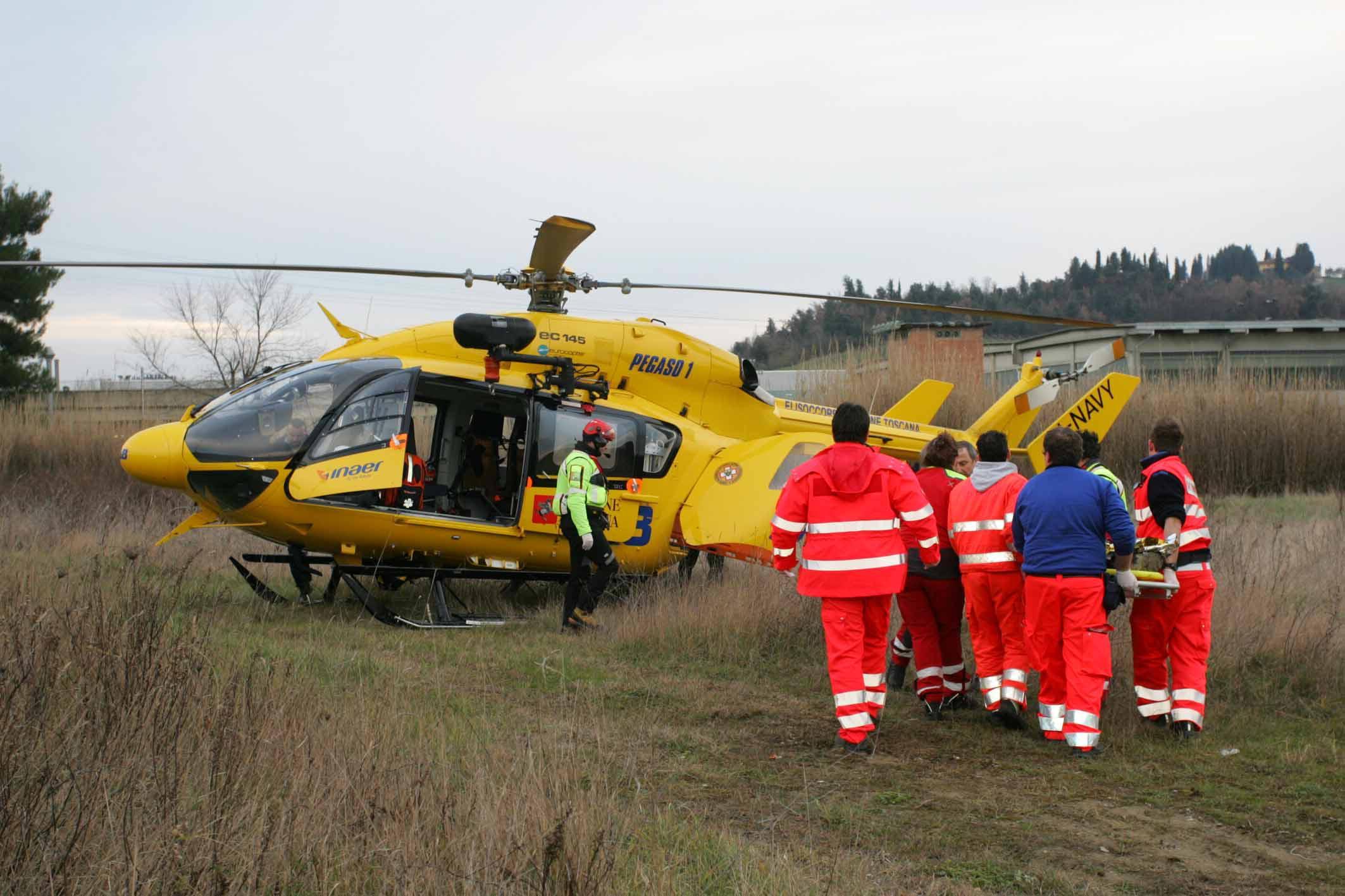 Soccorsi con Pegaso dopo un incidente stradale (foto d'archivio)