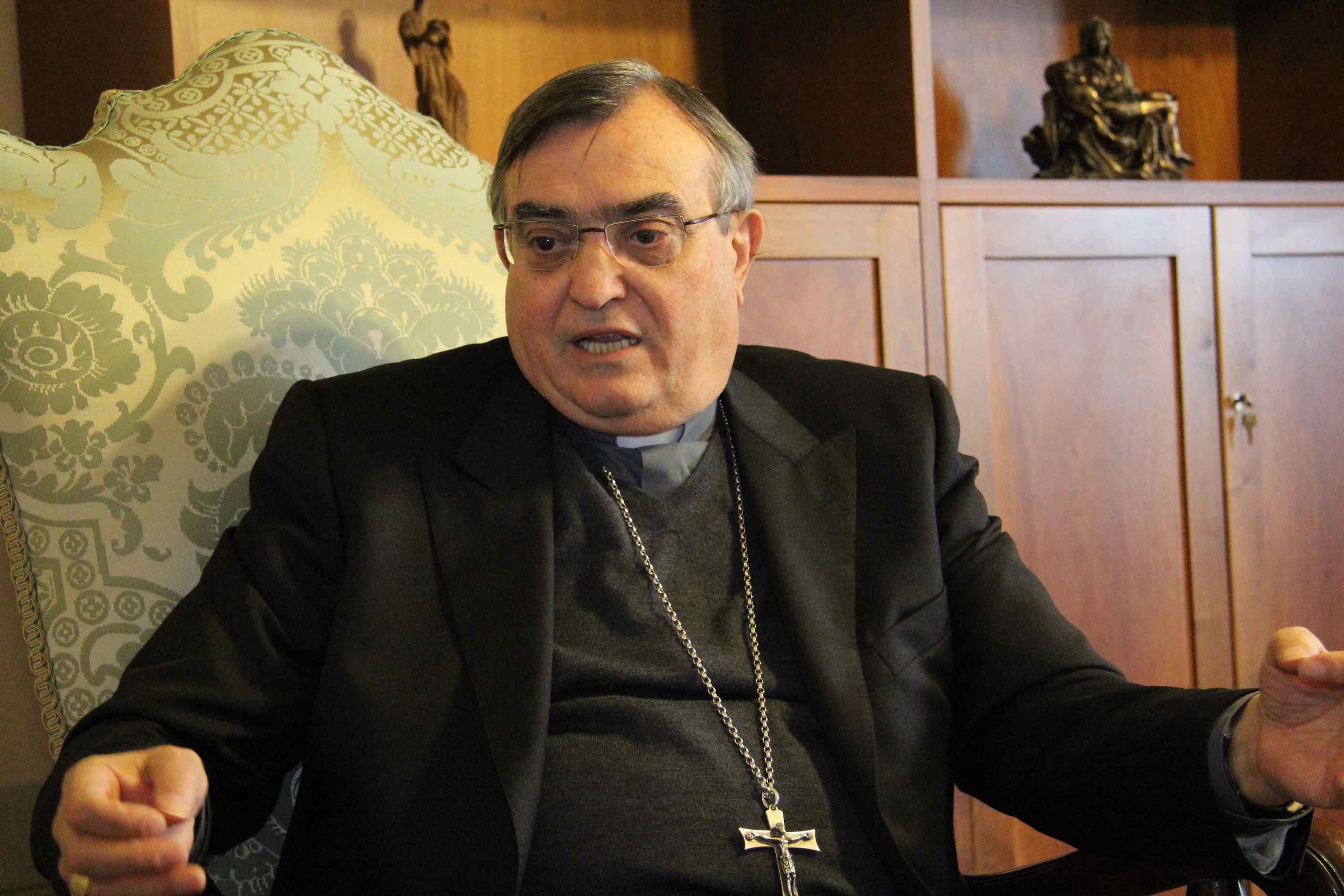 Il vescovo di Prato Franco Agostinelli