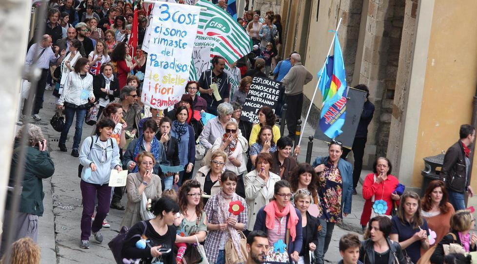 Il Comune di Prato condannato a risarcire otto precarie 