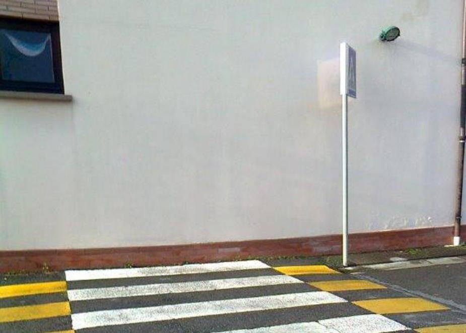 «Opere inutili, come le strisce contro un muro»