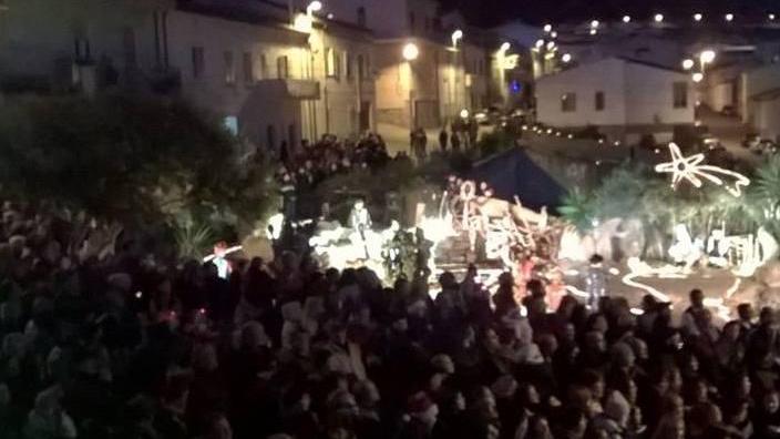 “Notte de Chelu”, un successo la grande folla tra i presepi
