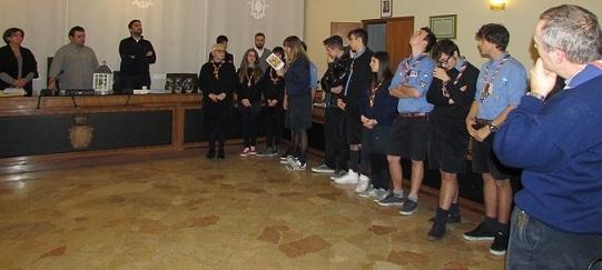 Il Comune consegna una targa a canoisti e boy-scout lagunari