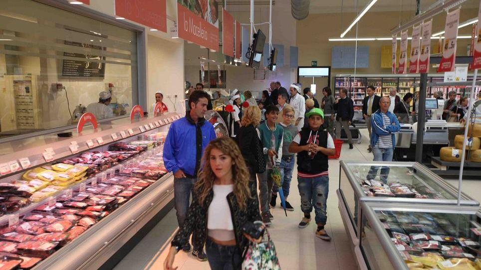 Tre Conad rinunciano ad aprire a Natale