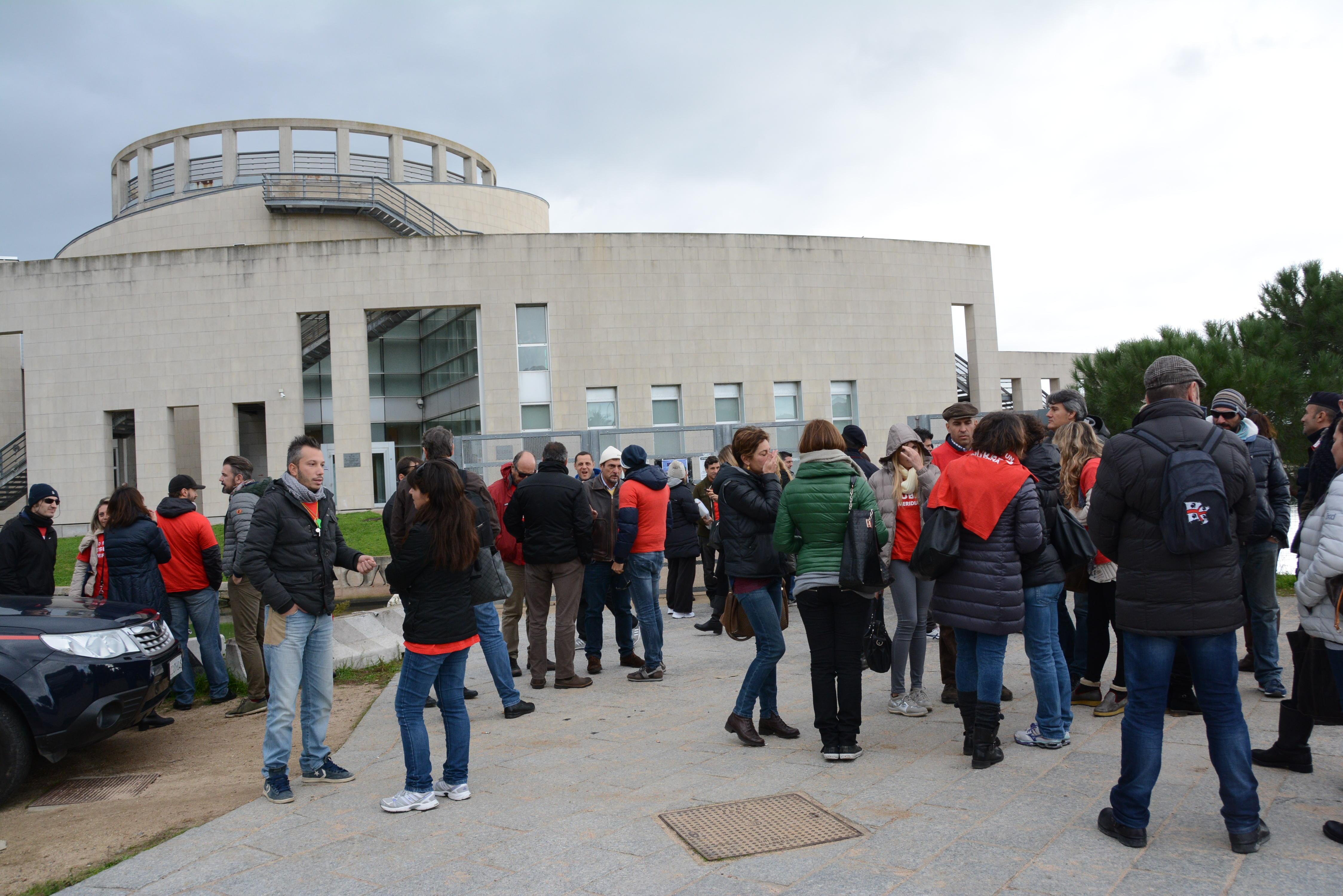 Accordo nella notte, esodi volontari per 400 