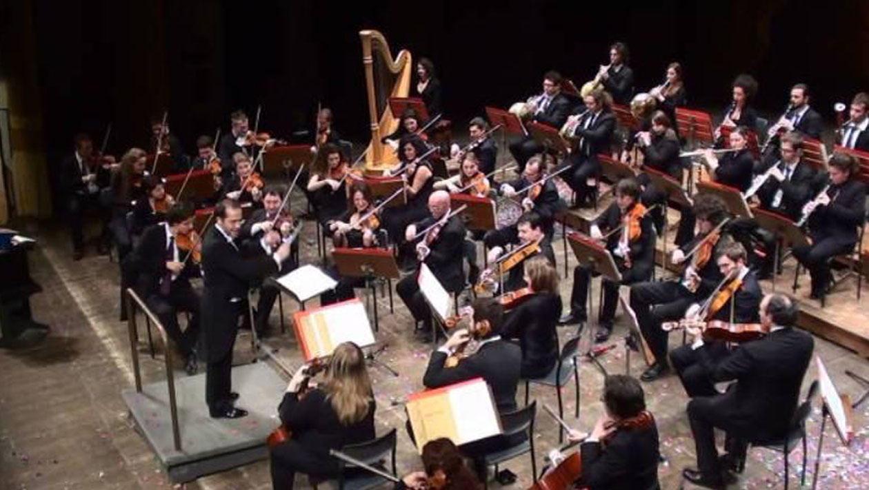 L’orchestra Archè durante un'esibizione
