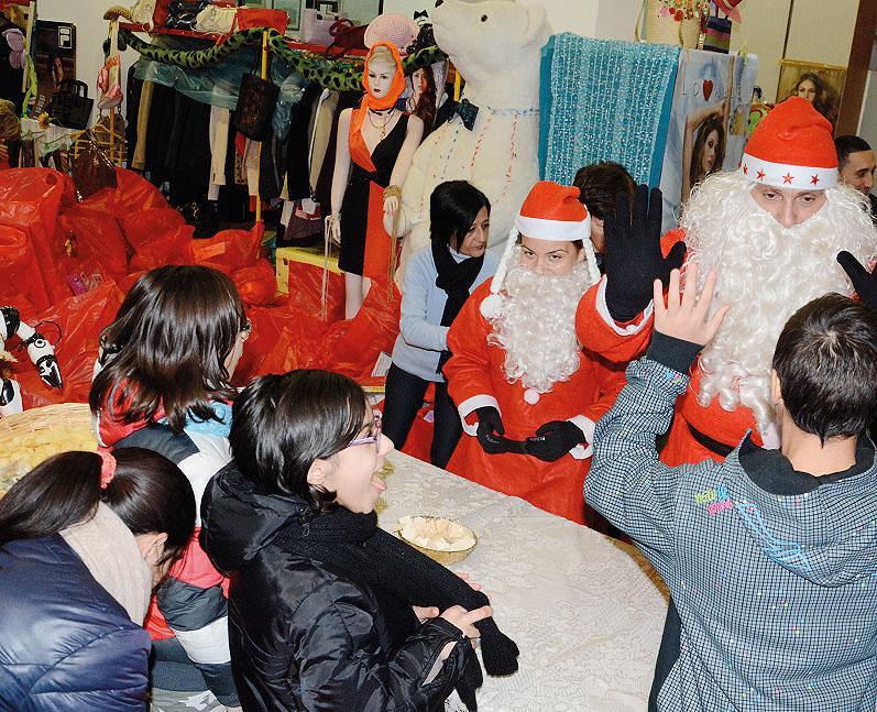Babbo Natale e solidarietà per oltre 200 bambini 