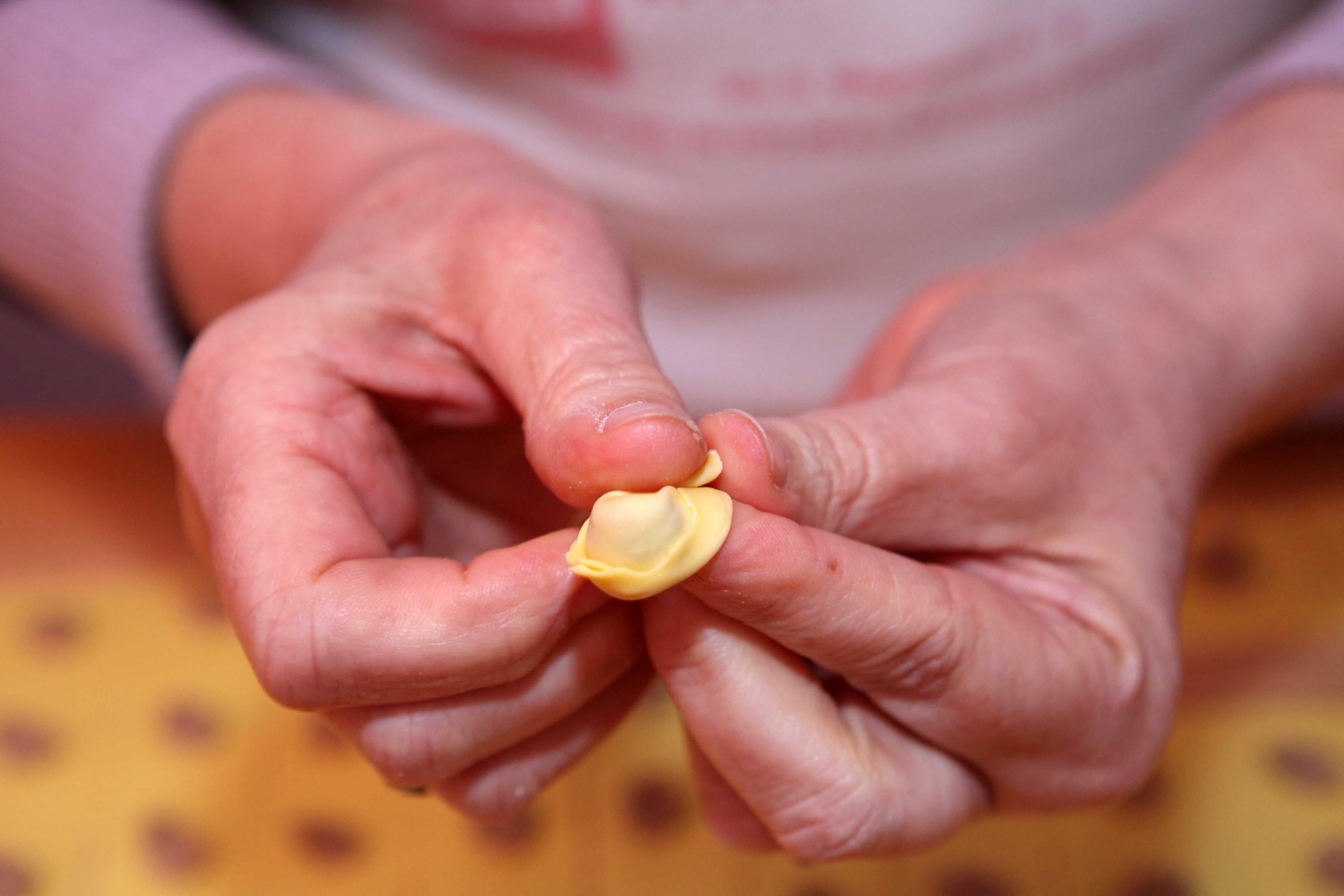 Dai cappelletti al biscione, il Natale nelle nostre tavole