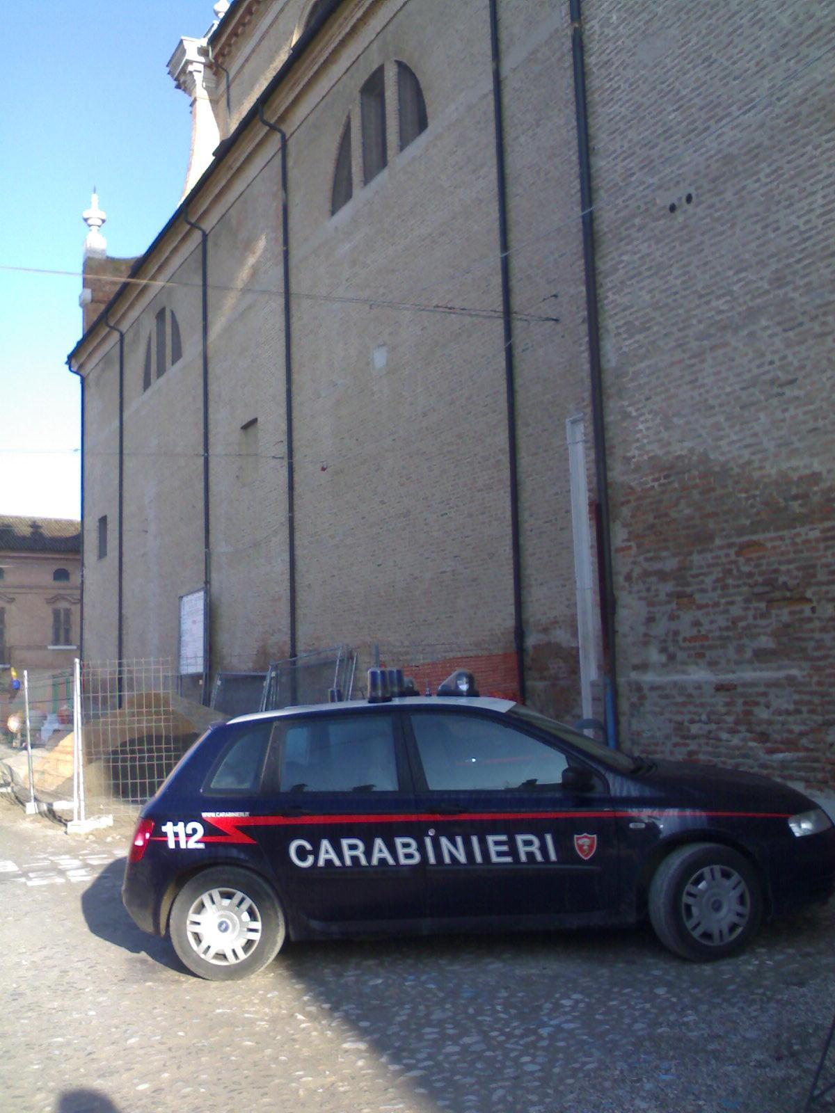 I carabinieri davanti al duomo