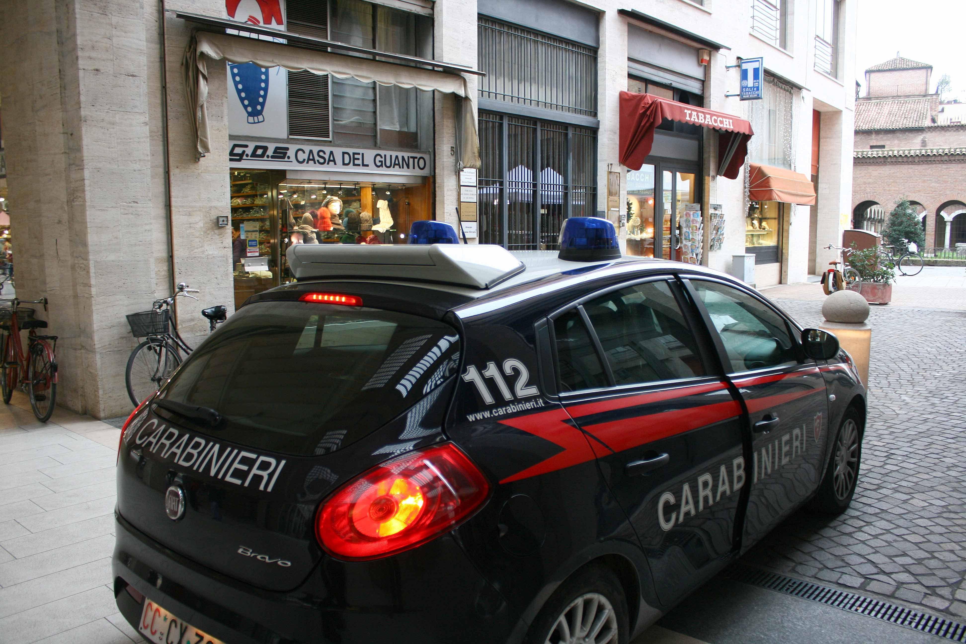 Una pattuglia di carabinieri