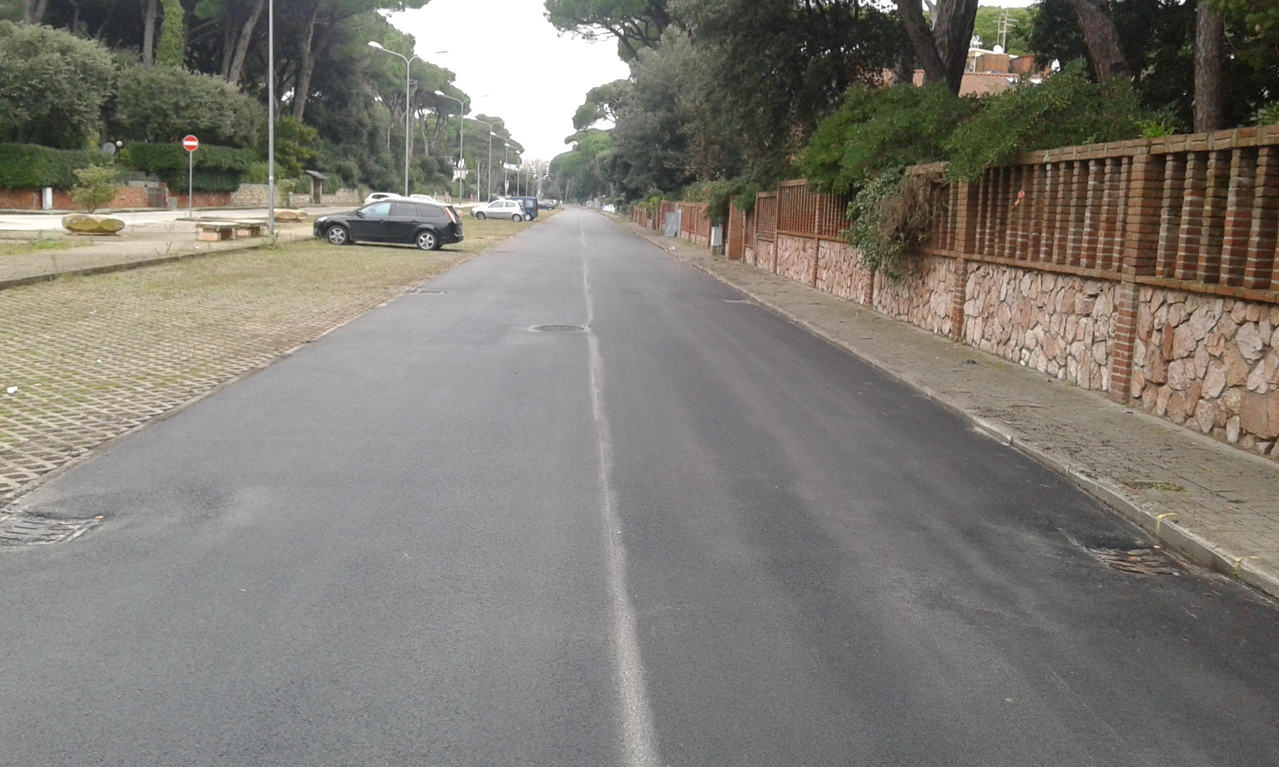 La nuova asfaltatura di via delle Abetelle