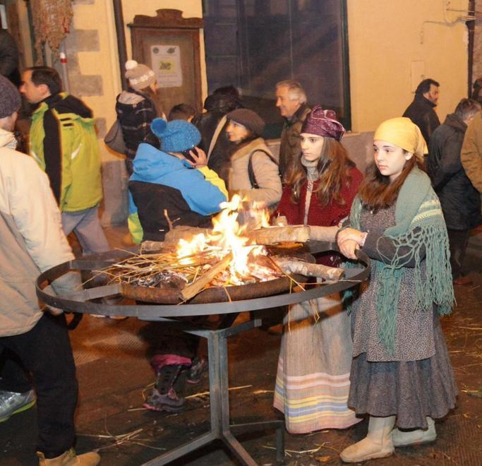 Vigilia a Fanano con la tradizione del presepe vivente