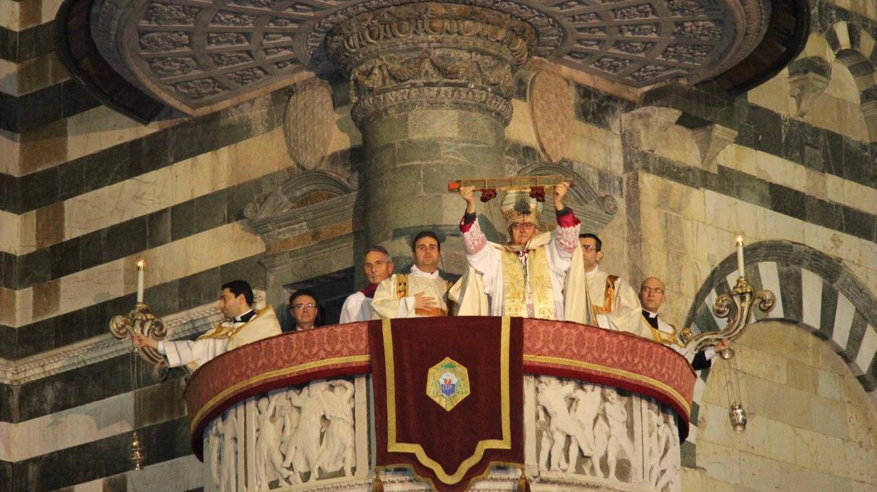 L'Ostensione del Sacro Cingolo dal pulpito del Duomo