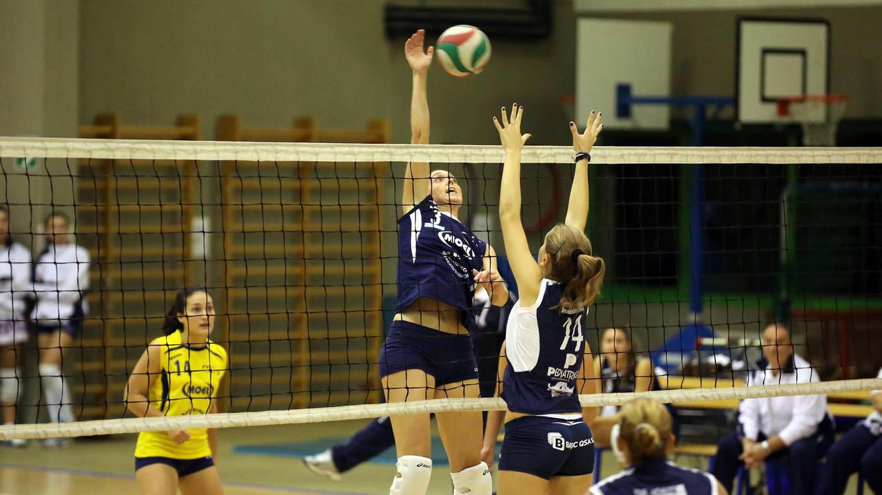 Le ragazze del Parrini volley in azione (foto PaBar)