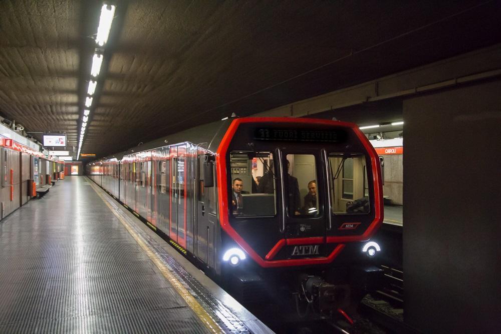 La prima corsa della metro per l'Expo