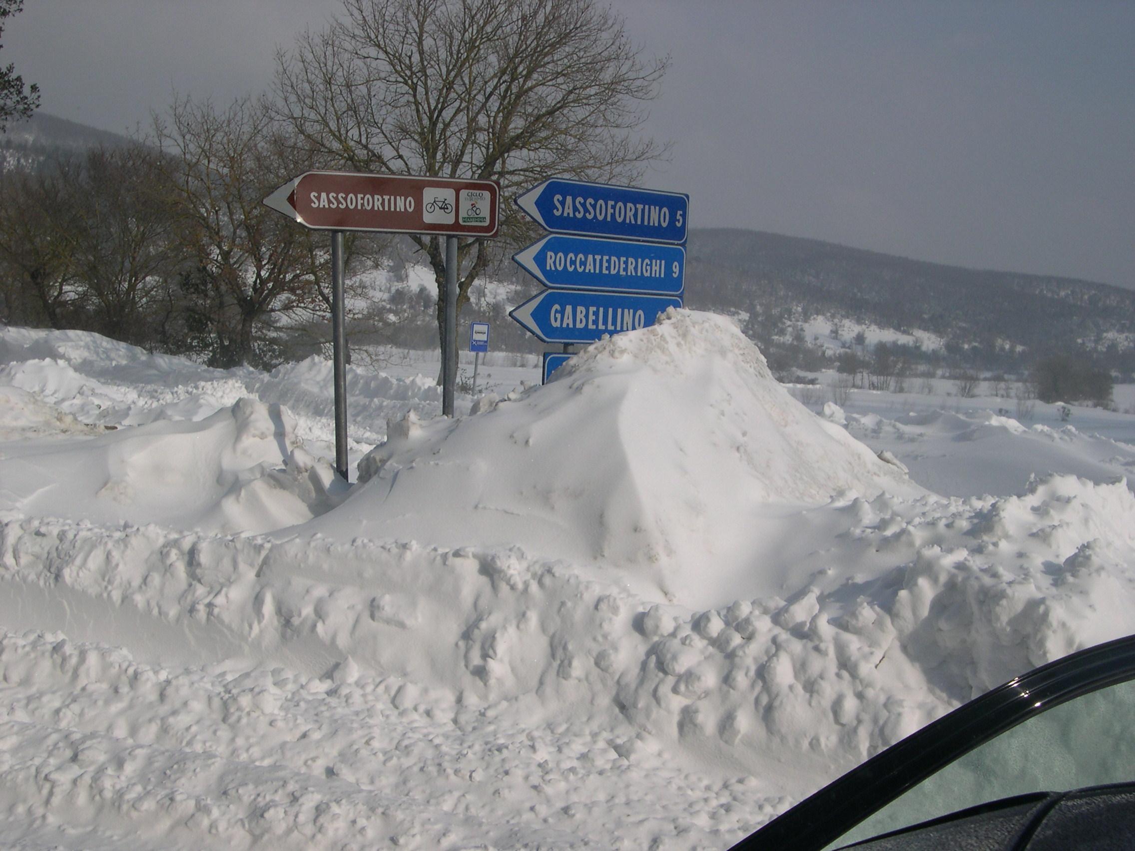 Freddo, vento, pioggia e (forse) neve: è di nuovo allarme