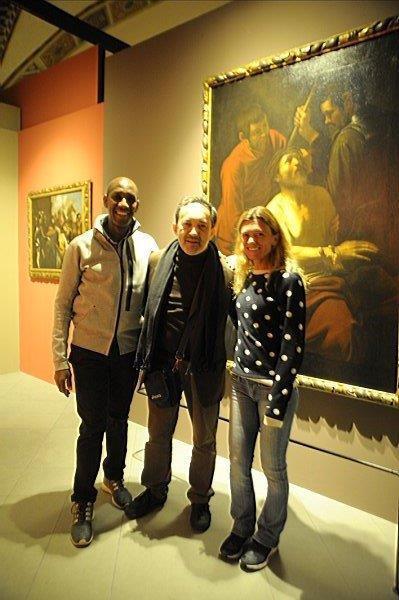 Valeria Straneo con Venuste Niyongabo (vincitore dei 5000 alle Olimpiadi di Atlanta) e Daniele Menarini direttore della rivista "Correre", in visita alla mostra di Palazzo Pretorio
