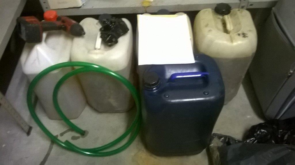 Taniche di carburante (Archivio)