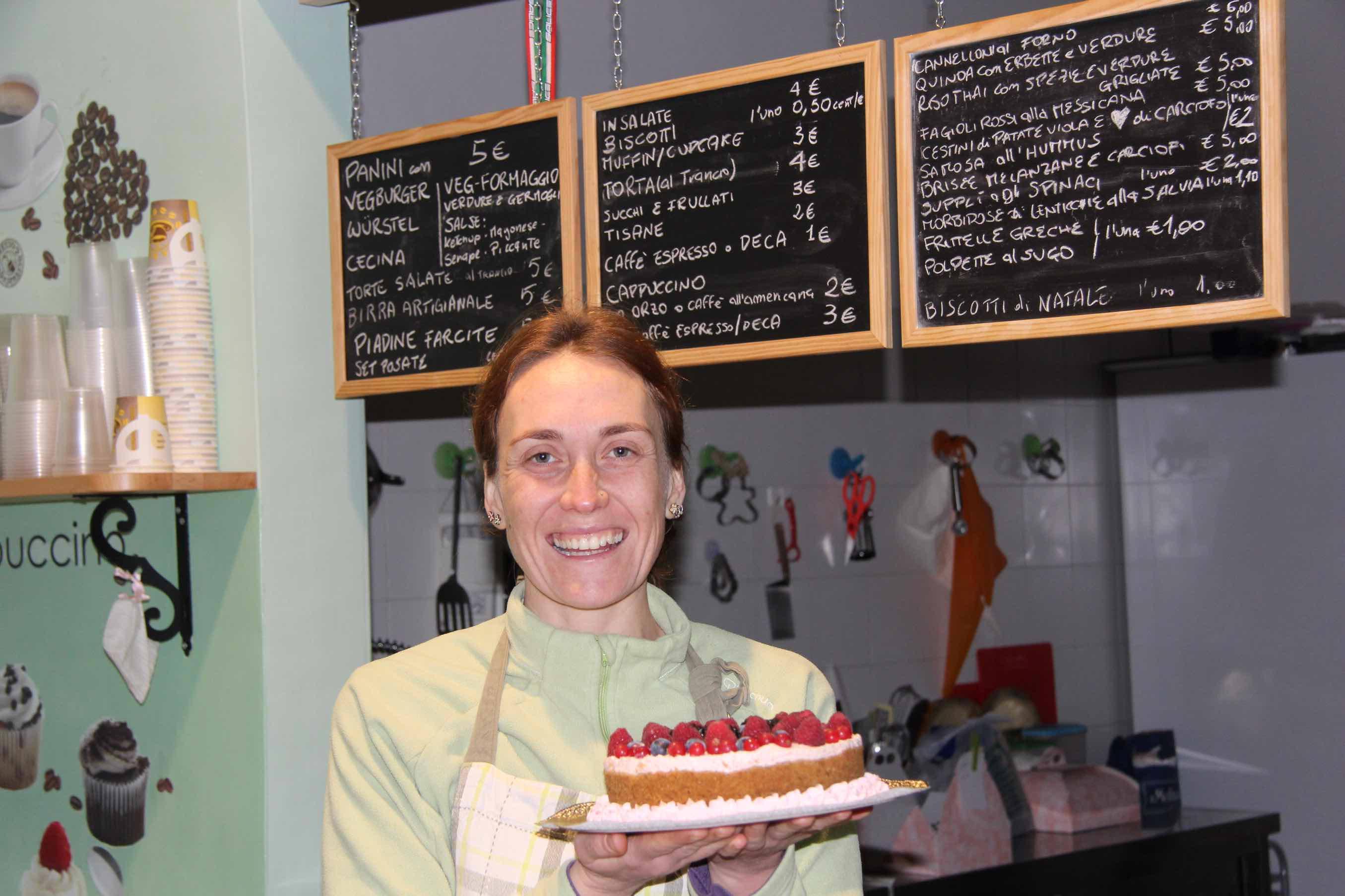 Chiara Casini nel suo ristorante e take away "I semi di chia"