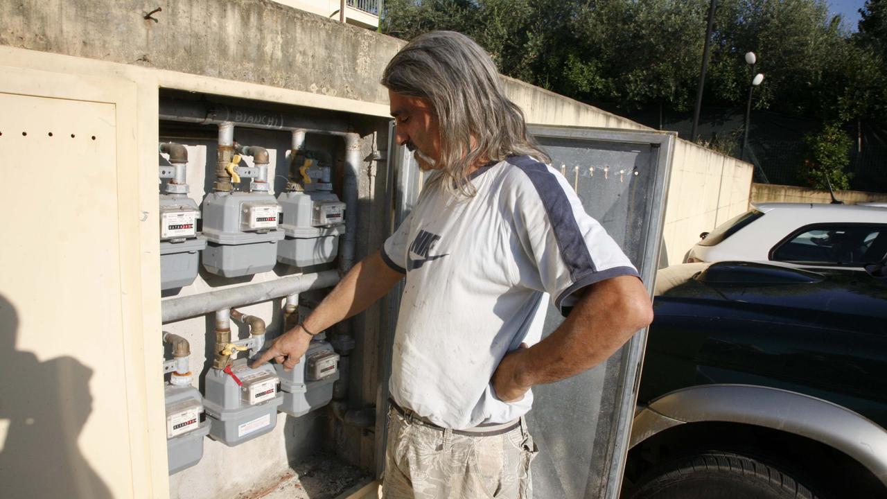 Un contatore del gas con i sigilli (foto d'archivio)