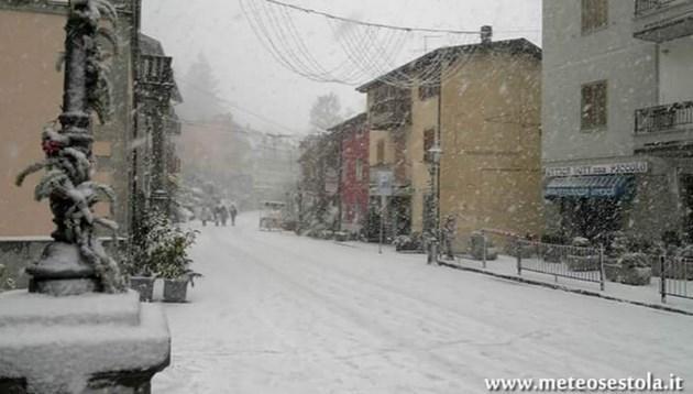 Nevica in Appennino, a Modena e in provincia. In città attivato il piano neve