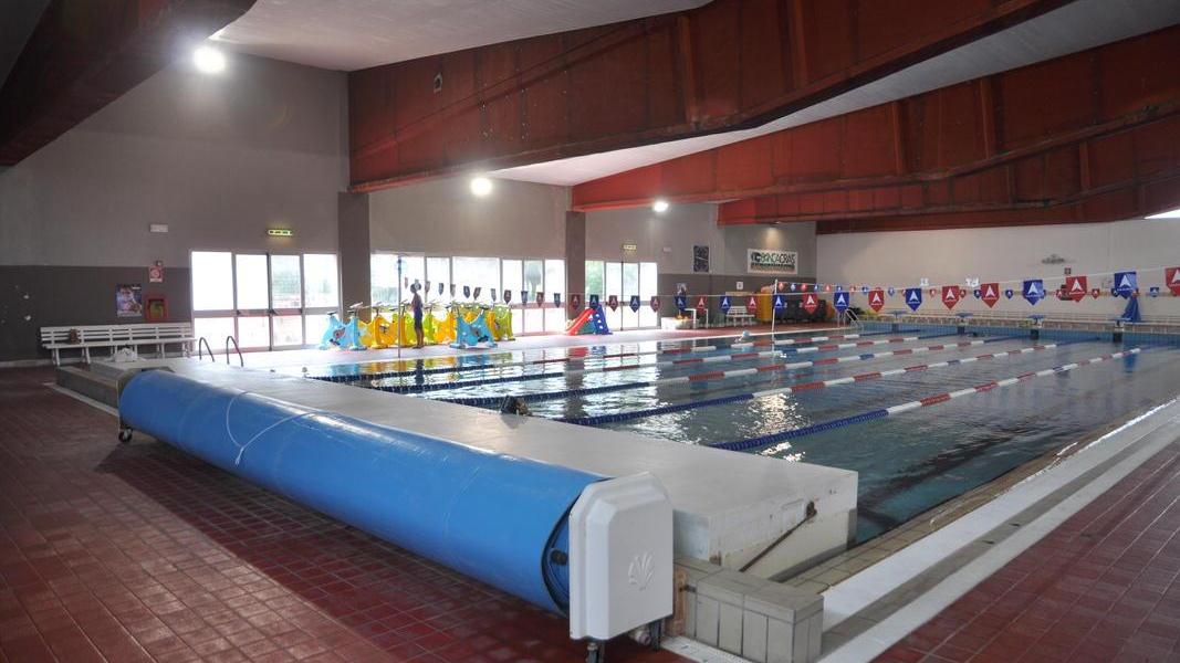 Uno scorcio della piscina comunale di cecina