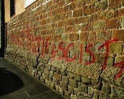 Bertinelli: chi ha imbrattato San Lorenzo non è davvero antifascista