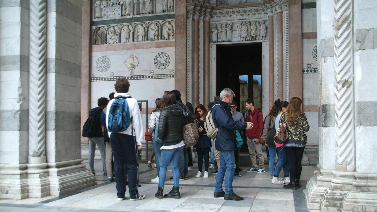 Turisti in visita alla cattedrale di San Martino