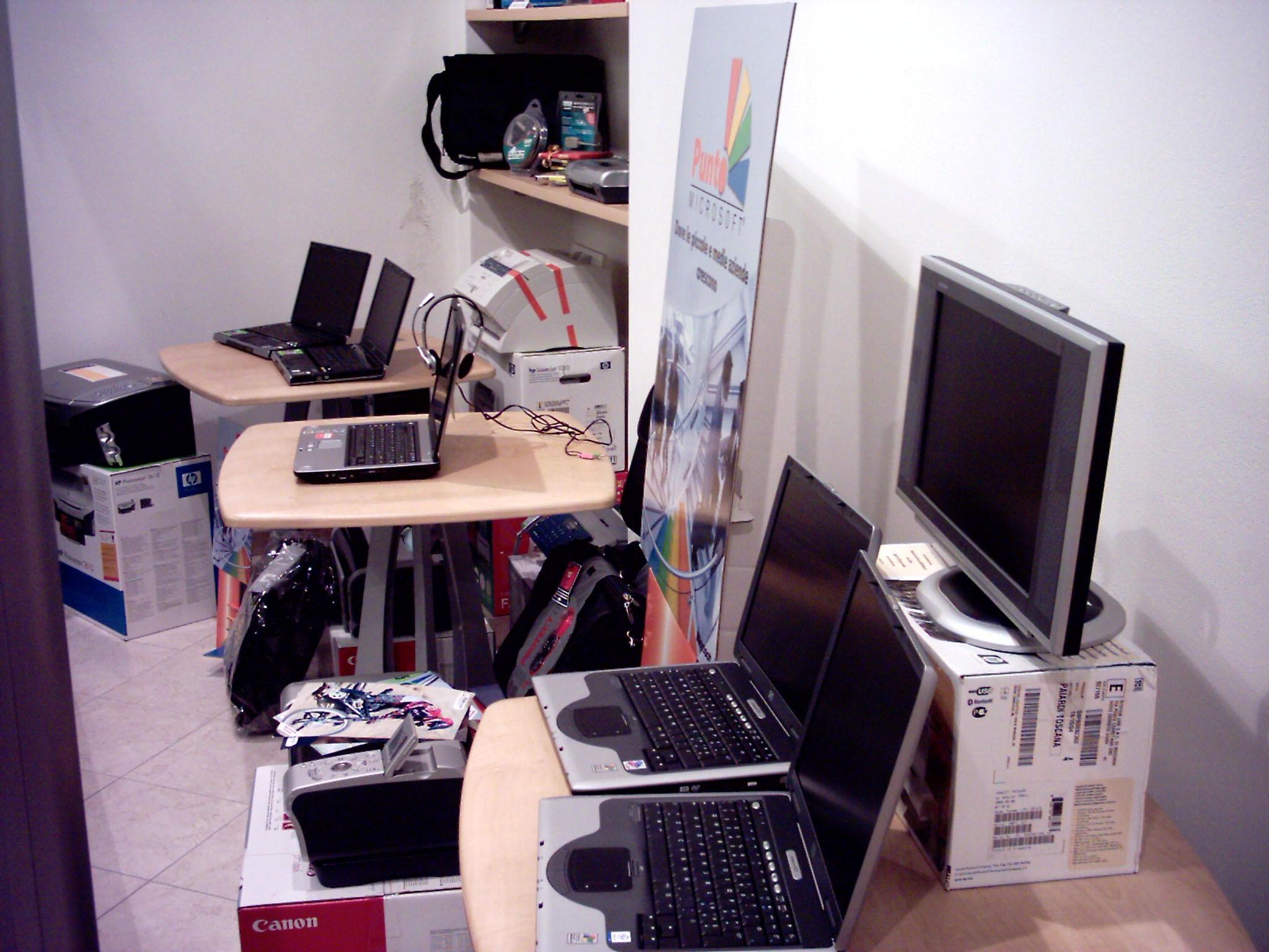 Computer e attrezzature informatiche (foto d'archivio)
