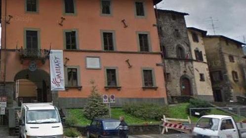 Gallicano, i profughi aiutano i volontari