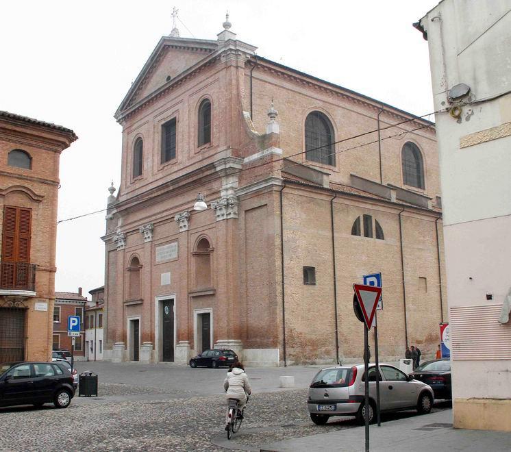 Rubano i soldi delle offerte nel duomo di Comacchio 