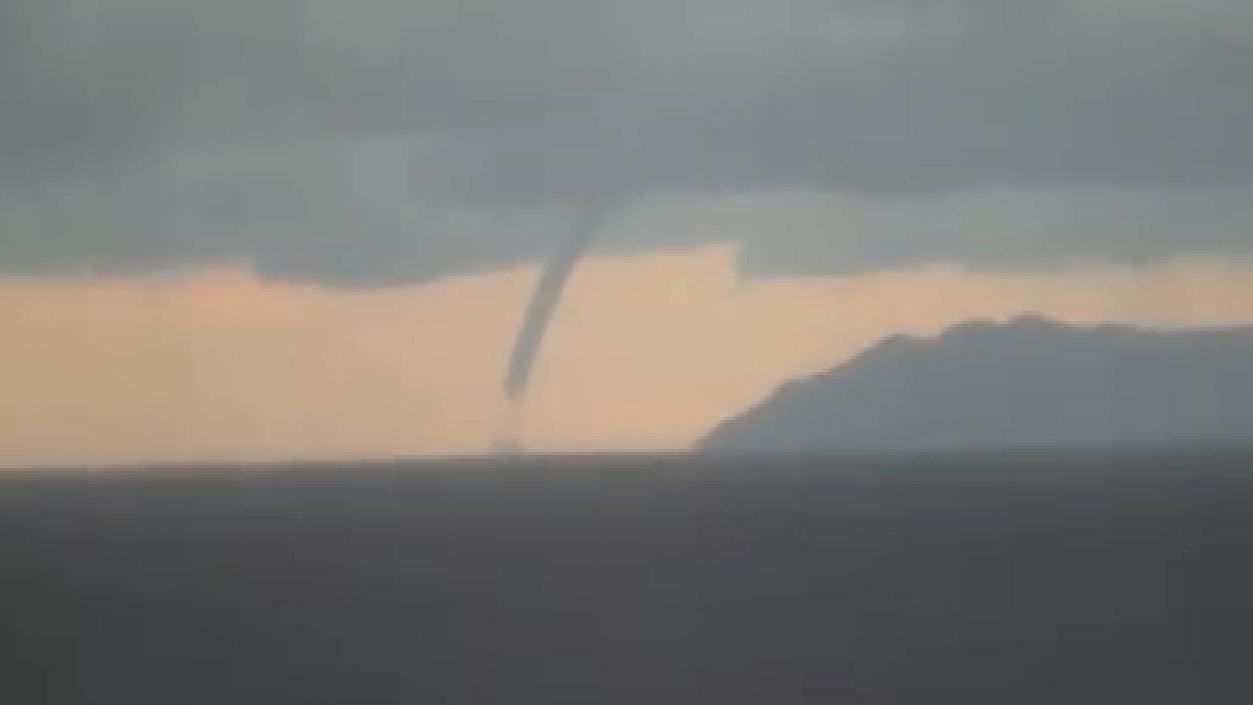 Una tromba marina nel mare dell'Arcipelago toscano