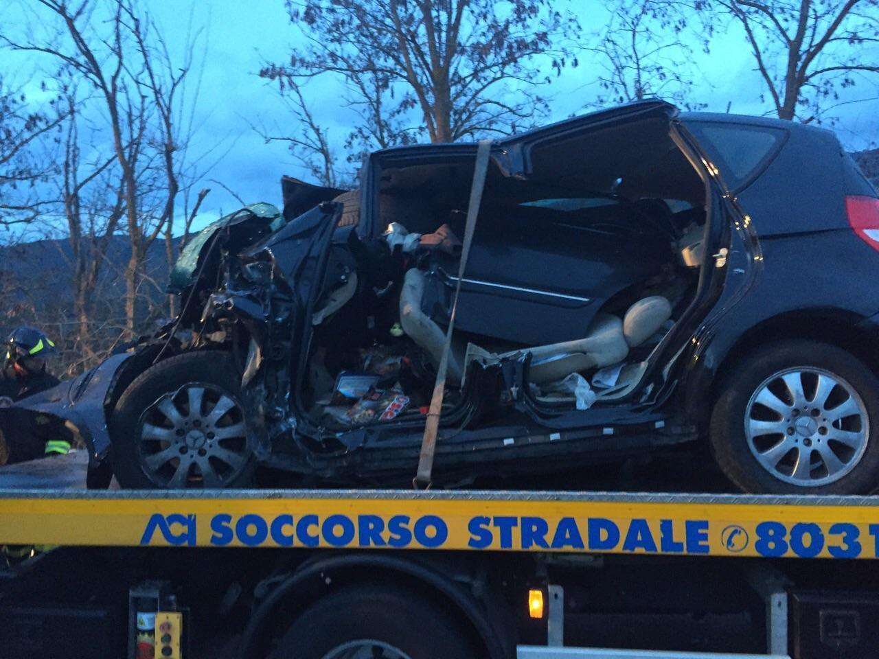 La Mercedes in cui sono morti Bertarelli