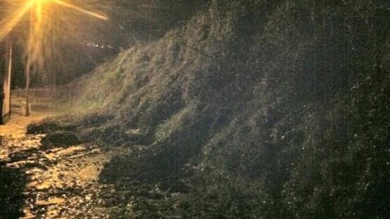 La frana in via Lungovalle nel comune di Santa Croce sull'Arno