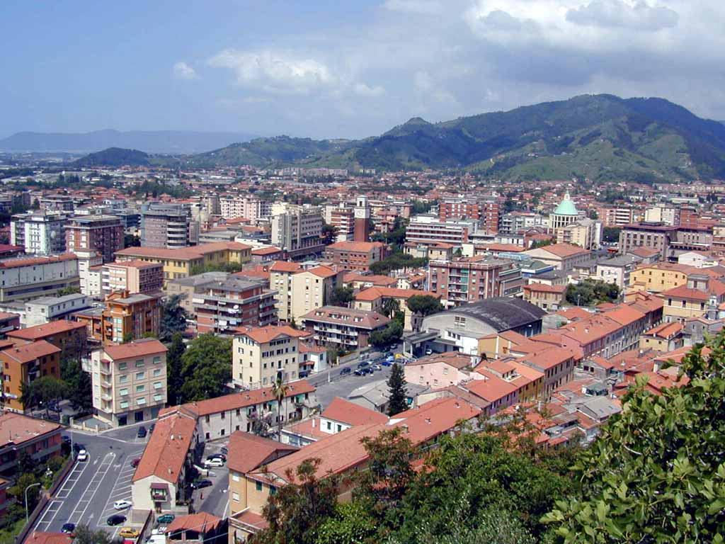 Una vista dall'alto di Massa