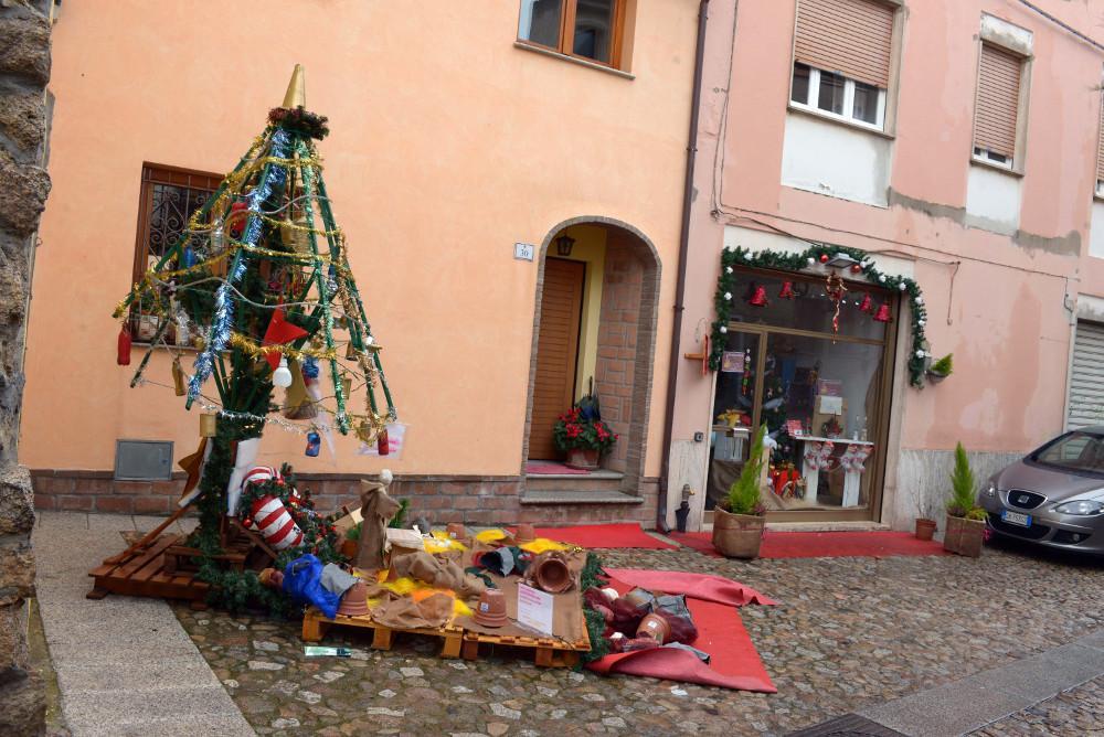 Il presepe devastato a Nuoro