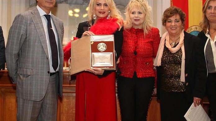 Cosetta Gigli incoronata come regina dell’operetta