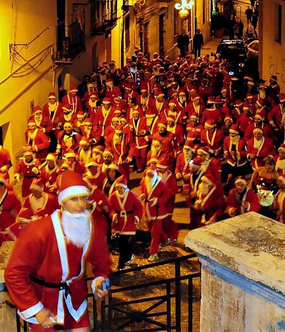 Babbi Natale di corsa a Cagliari