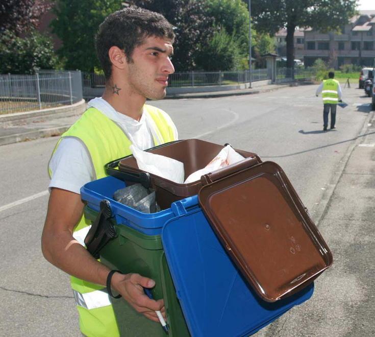 Rifiuti, anche Montecchio passa al “porta a porta” 