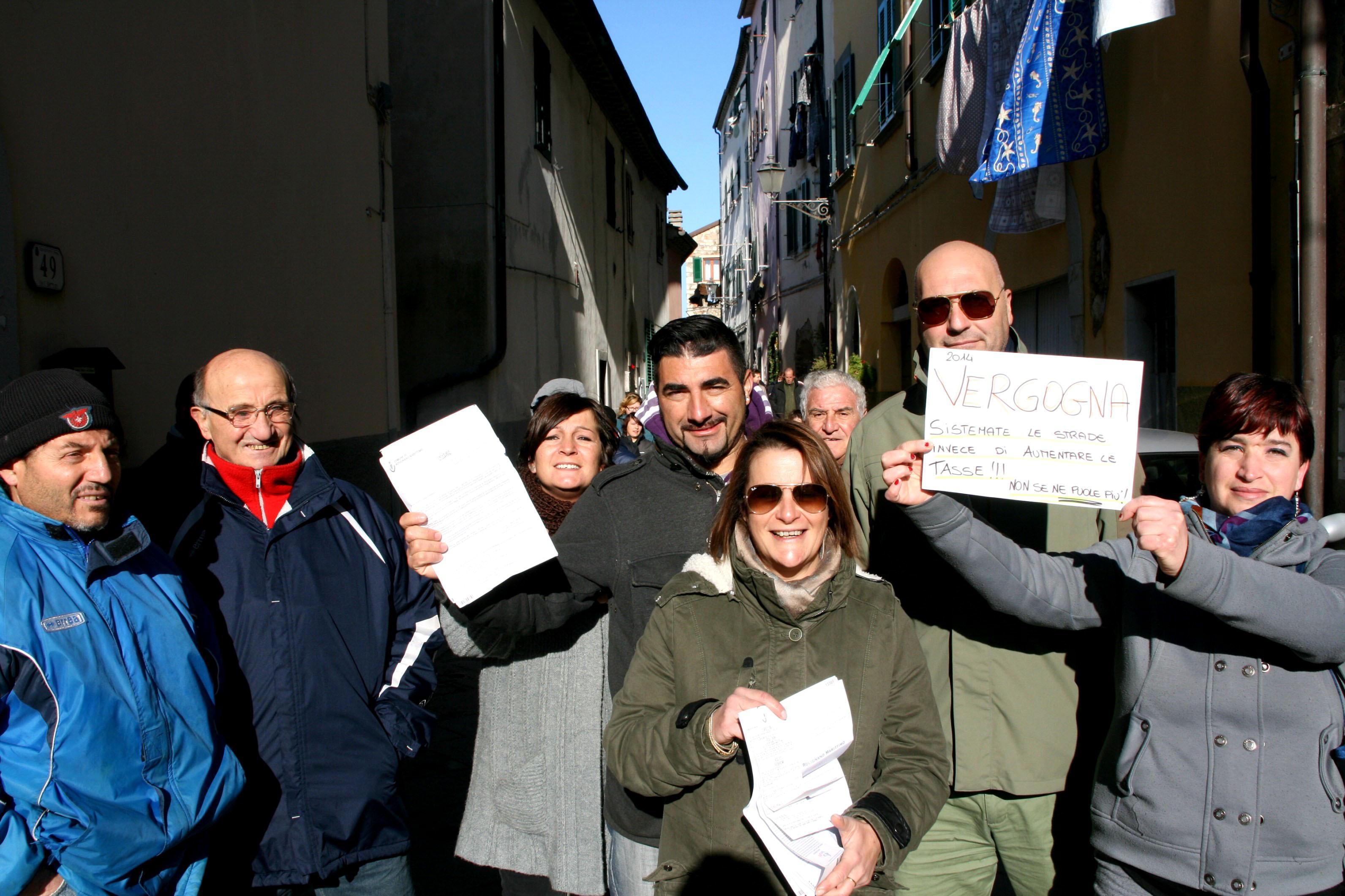 Il corteo dei manifestanti anti tasse