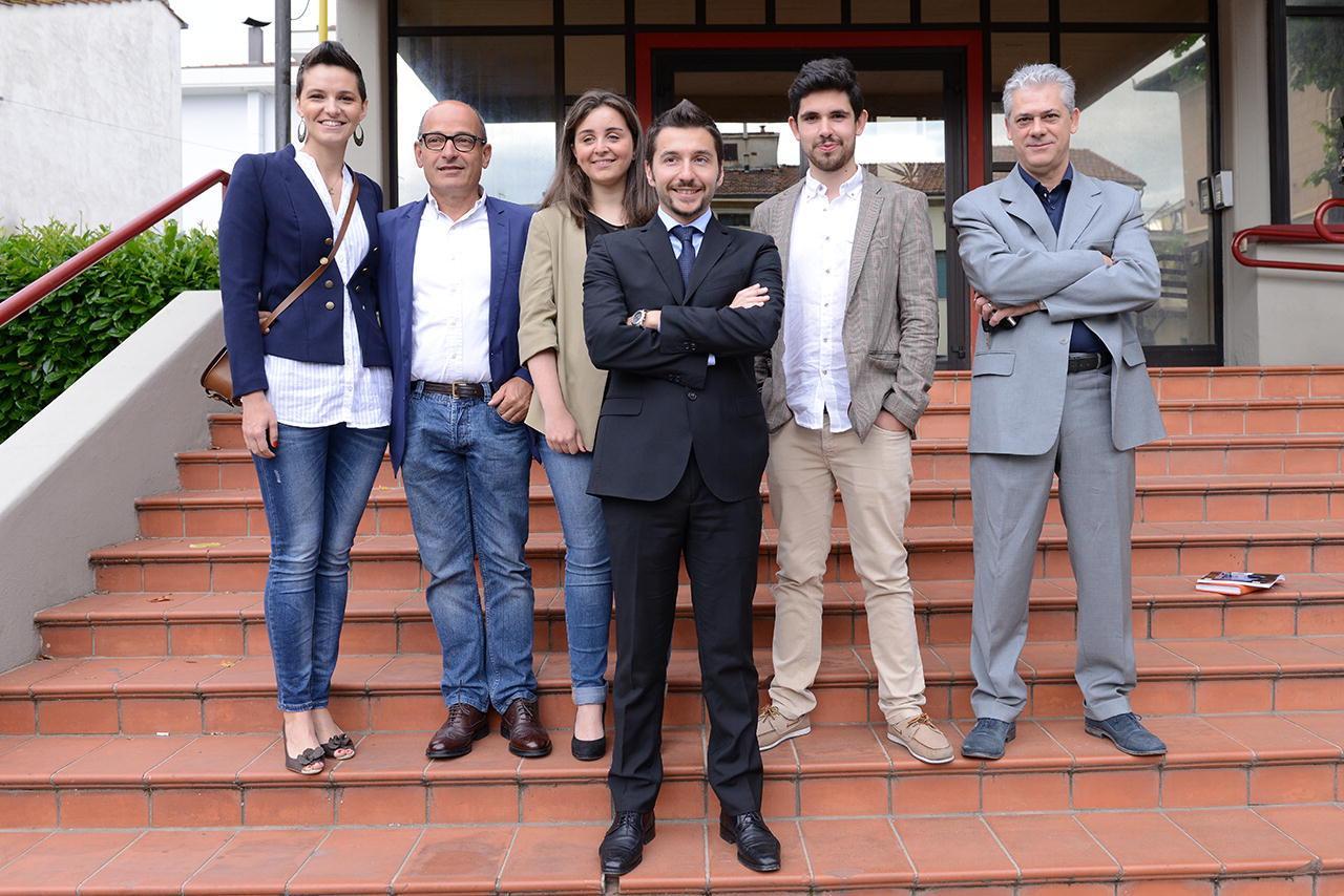 Il sindaco di Agliana, Giacomo Mangoni al centro, con la giunta