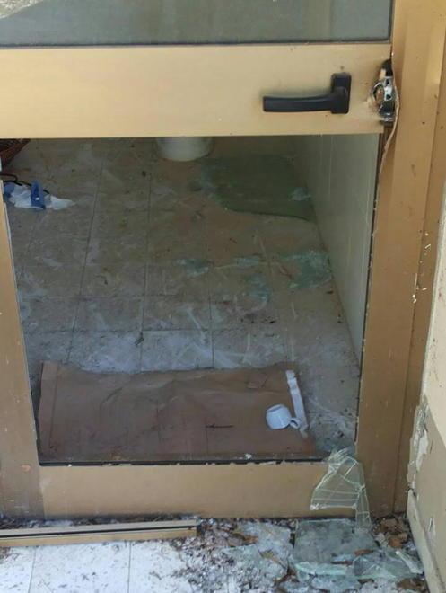 Vandali scatenati al campo sportivo 