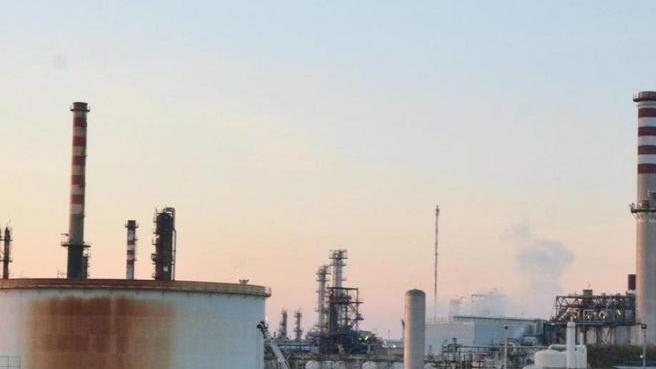 Carburanti spariti dall’Eni «A colpire la banda degli autisti»