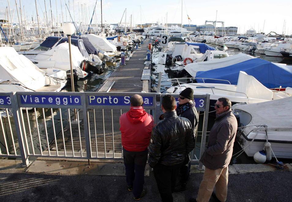 Il giallo del corpo affiorato dal mare 