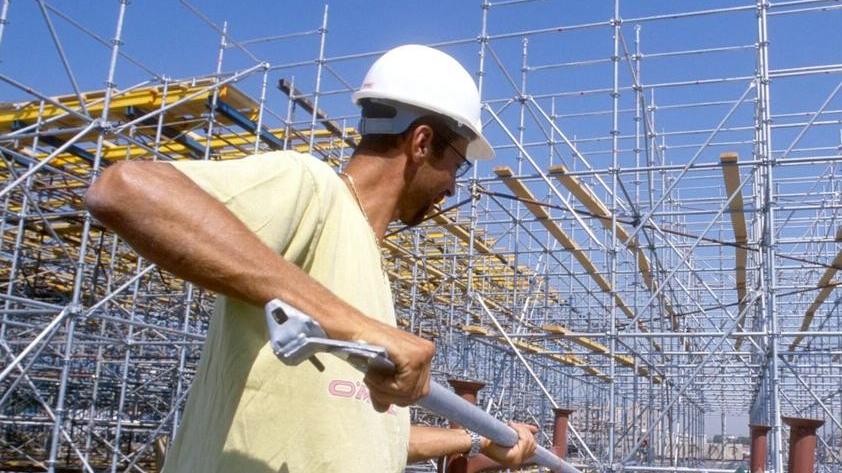 Edilizia sempre più a picco senza opere pubbliche