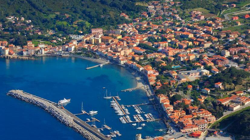 Una veduta aerea di Marciana Marina