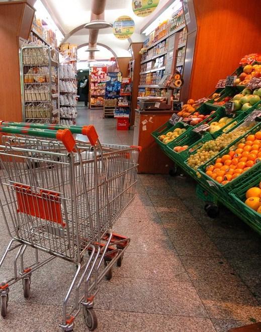 Confcommercio e il Natale low-cost: «Crisi peggiorata» 