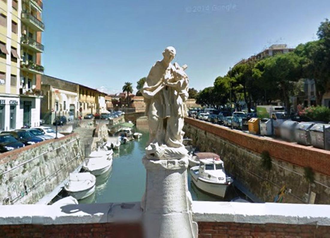 Tutti pazzi per la statua di san Giovanni Nepomuceno
