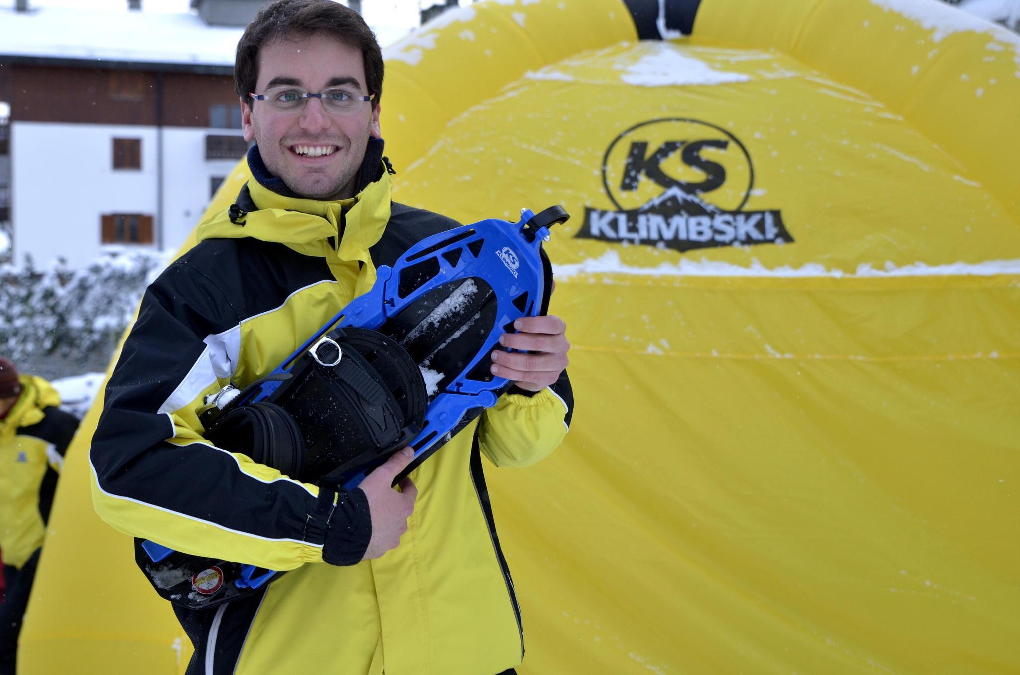 Luca Tramanti con la sua invenzione, i klimbski