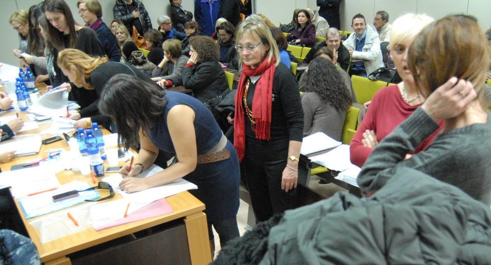 In 300 fanno la fila per firmare, partiti gli esodi a Meridiana 